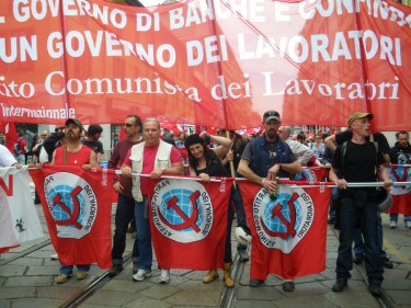 Buona manifestazione contro il governo monti buona presenza del partito comunista dei lavoratori