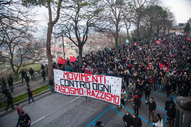 corteo macerata